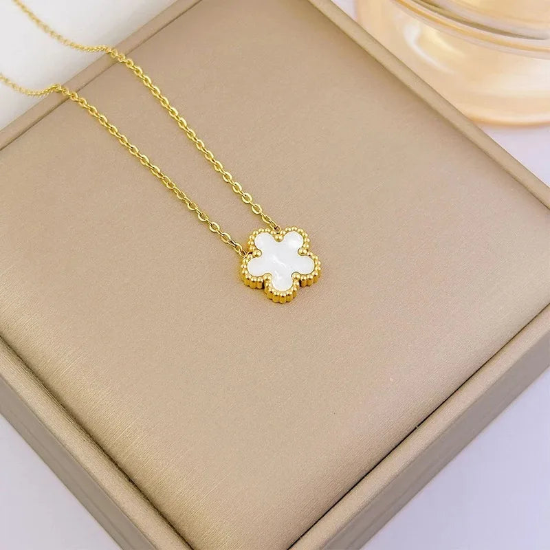 1Pc Fashion Stainless Steel Woman Necklace, Five-Leaf Flower Simple Clover Elegant Necklaces Pendant Charm Jewelry Accessories