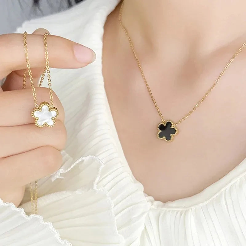 1Pc Fashion Stainless Steel Woman Necklace, Five-Leaf Flower Simple Clover Elegant Necklaces Pendant Charm Jewelry Accessories